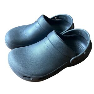 Crocs Unisex-Adult Bistro Clogs. Black.  Size Women’s 7/ Men’s 5